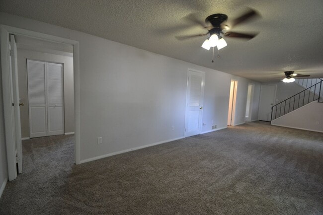 Building Photo - Newly Remodeled 4 Bedroom with AC!