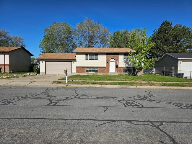 Building Photo - 1157 N 600 W