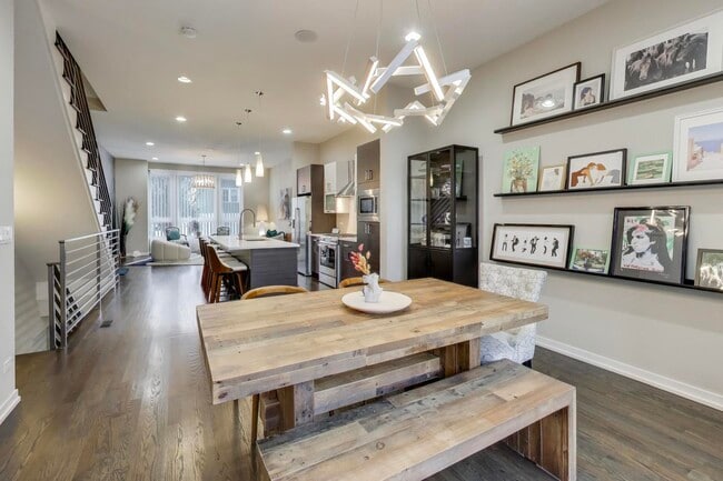 Building Photo - 1632 W Ohio St