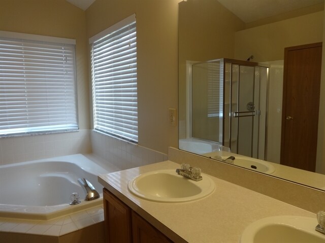 Building Photo - 5950 Paron Pl