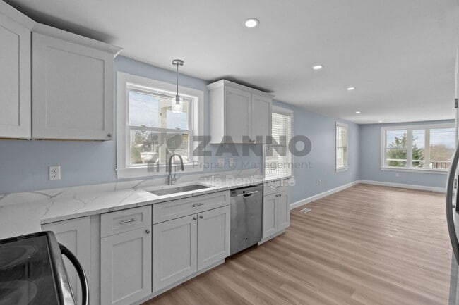 Building Photo - 24 Vernon Ave