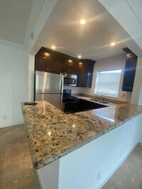 Building Photo - 100 Andover D