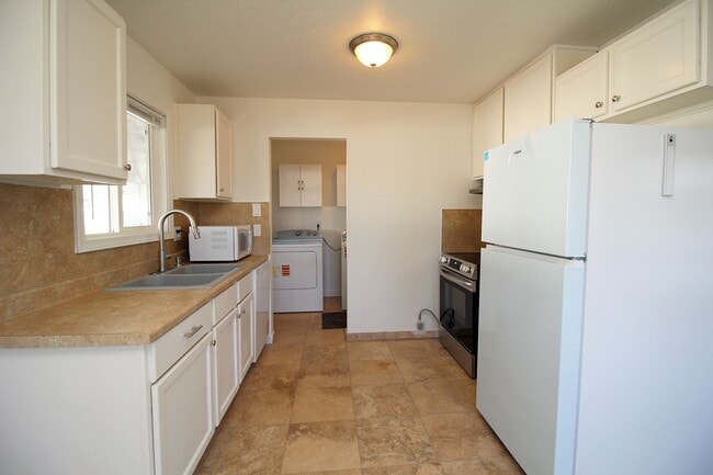 Building Photo - 4736 SE 99th Ave