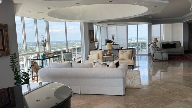 Building Photo - 3100 N Ocean Blvd