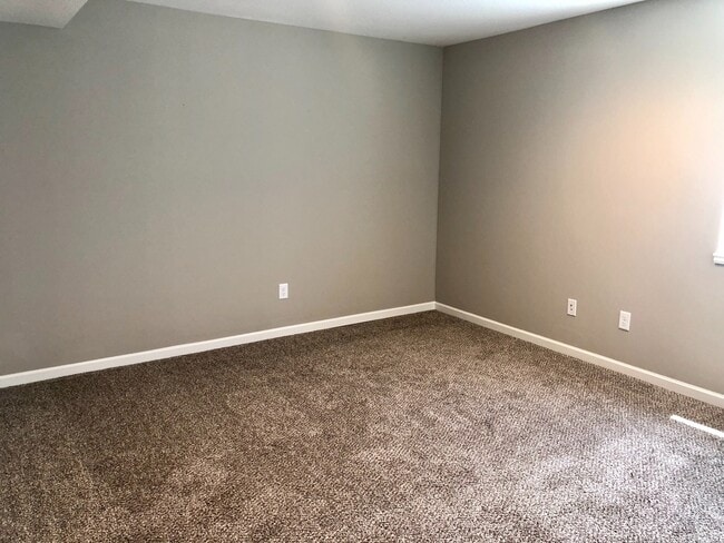 Building Photo - 4 Bed Attached Villa in Blue Springs