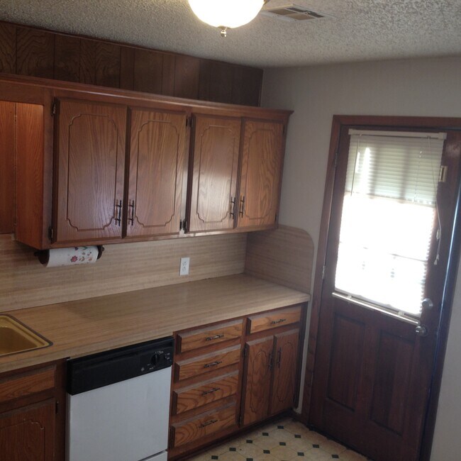 Building Photo - 6101 Joes Dr