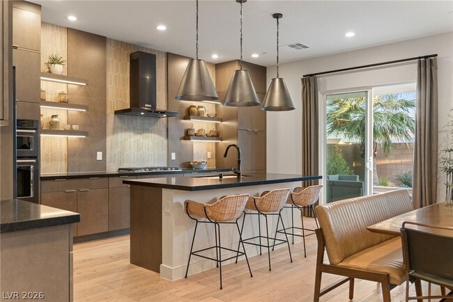Building Photo - 10125 Sequoia Glen Ave