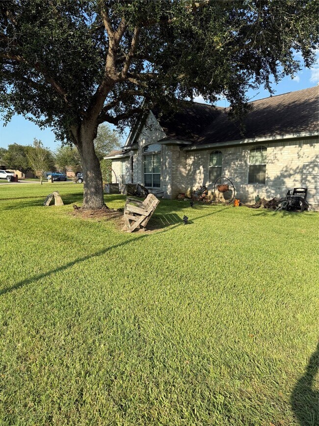 Building Photo - 11802 Old Spanish Trail