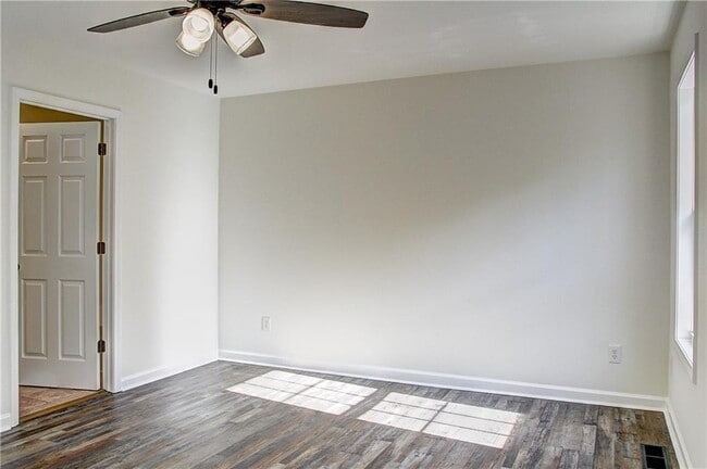 Building Photo - 203 Morris Ln