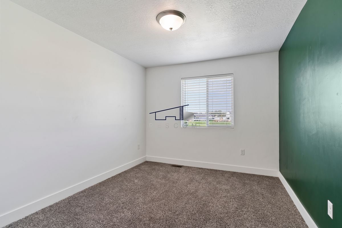 Building Photo - 6471 Aspen Ln