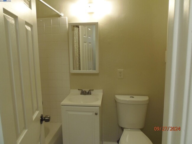 Building Photo - 8320 Davona Dr