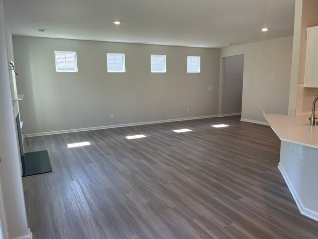 Building Photo - 117 Magnolia St