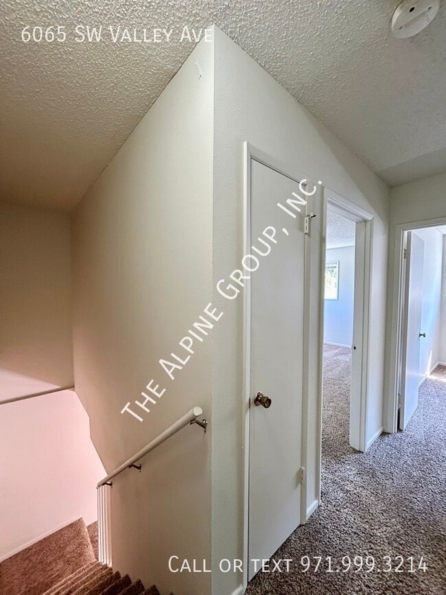 Building Photo - 2 Bedroom Townhome in Beaverton off Allen ...