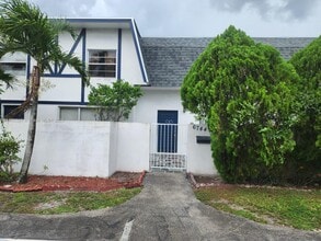 Building Photo - 6744 SW 40th St