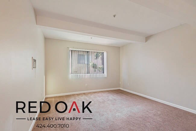 Building Photo - 1375 W San Bernardino Rd