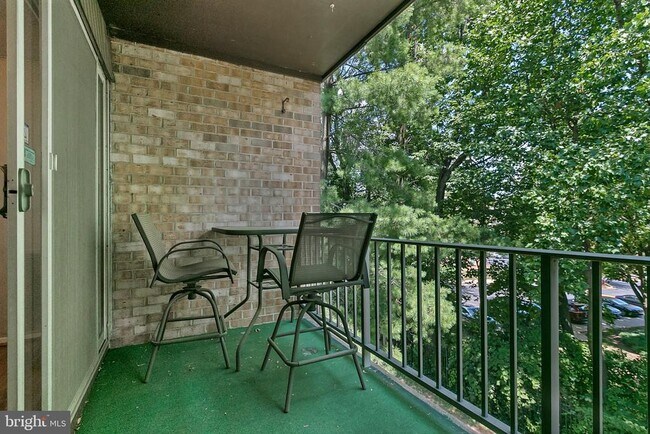 Building Photo - 3750 Bel Pre Rd