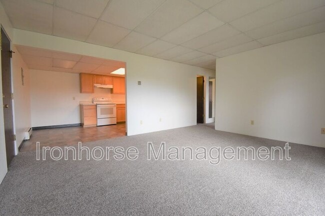 Building Photo - 805 W Villard St
