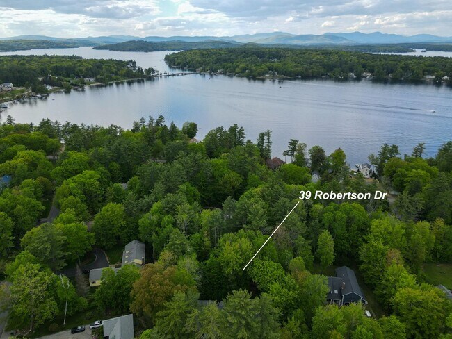 Building Photo - 39 Robertson Dr