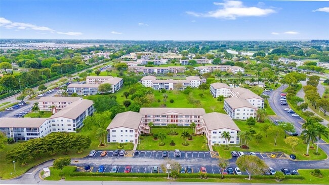 Building Photo - 365 Brighton I