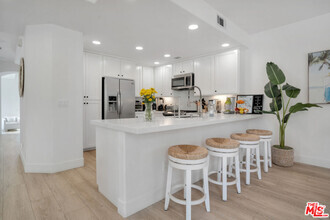 Building Photo - 6473 Zuma View Pl