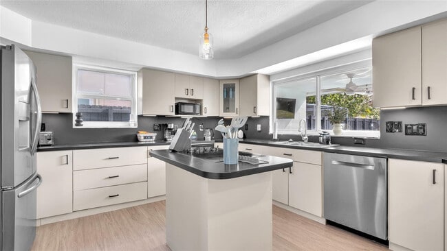 Building Photo - 2201 N 50th Ave