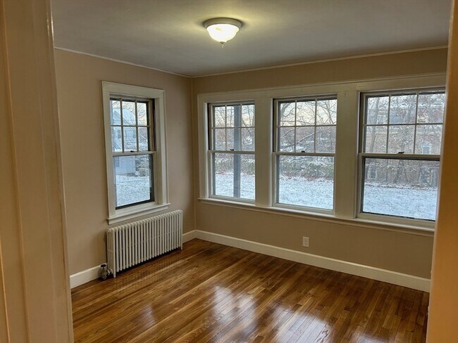 Building Photo - 20-22 Randall Avenue Unit 1