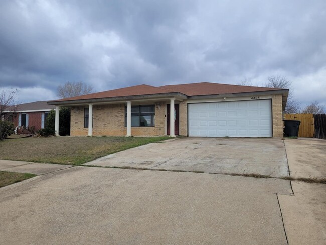 Building Photo - Newly Remodeled Single Family House