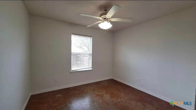 Building Photo - 701 Horace Howard Dr