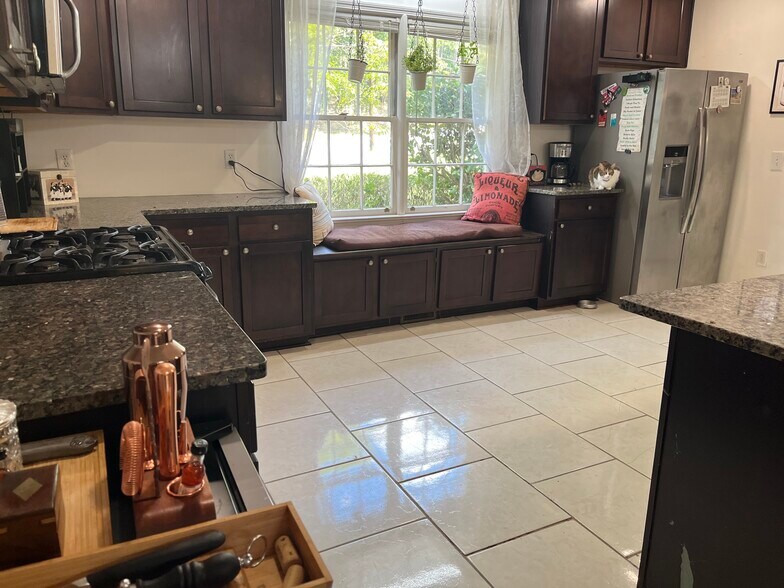 Building Photo - 3113 Dodson Dr