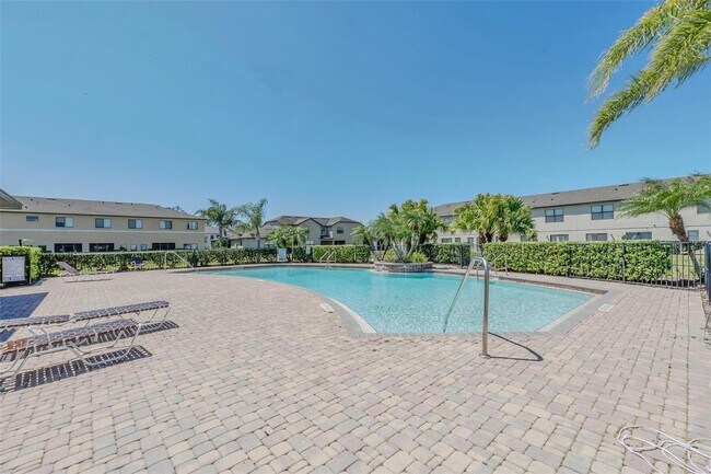 Building Photo - 2471 Seven Oaks Dr