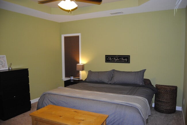 Building Photo - 210 Twilight Dr