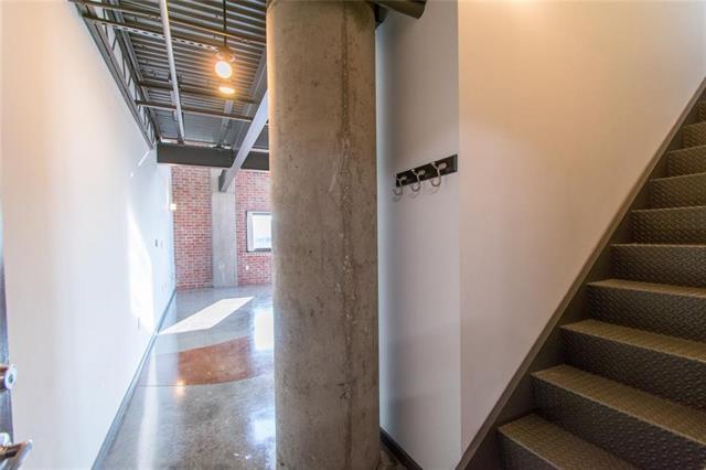 Building Photo - 3110 Thomas Ave
