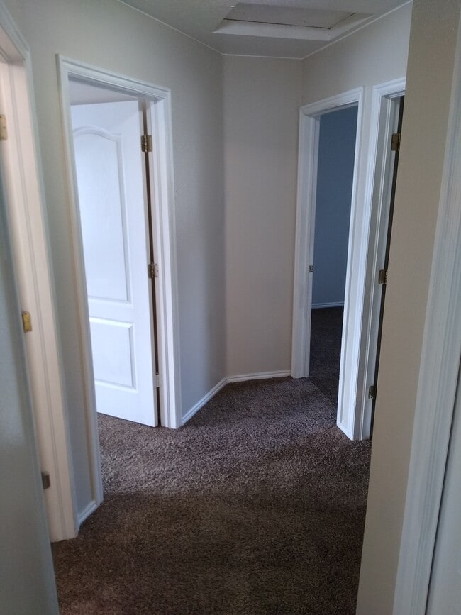Building Photo - 334 S 400 E