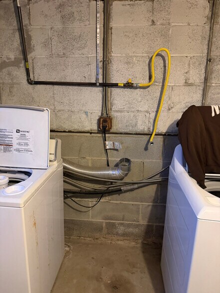 Building Photo - 55 Gunther Ave