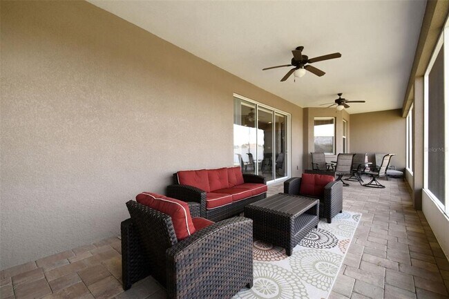 Building Photo - 6841 Bushnell Dr