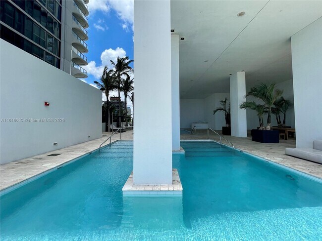 Building Photo - 1040 Biscayne Blvd