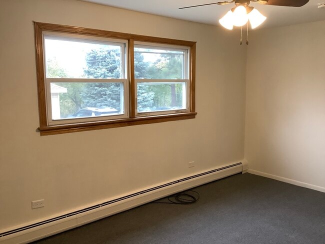 Building Photo - 10402 Moody Ave