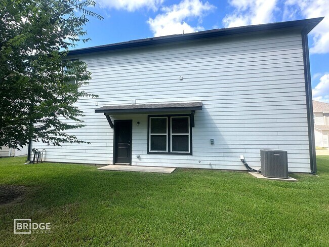 Building Photo - 412 Huisache St