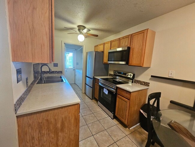 Building Photo - Courtyard II