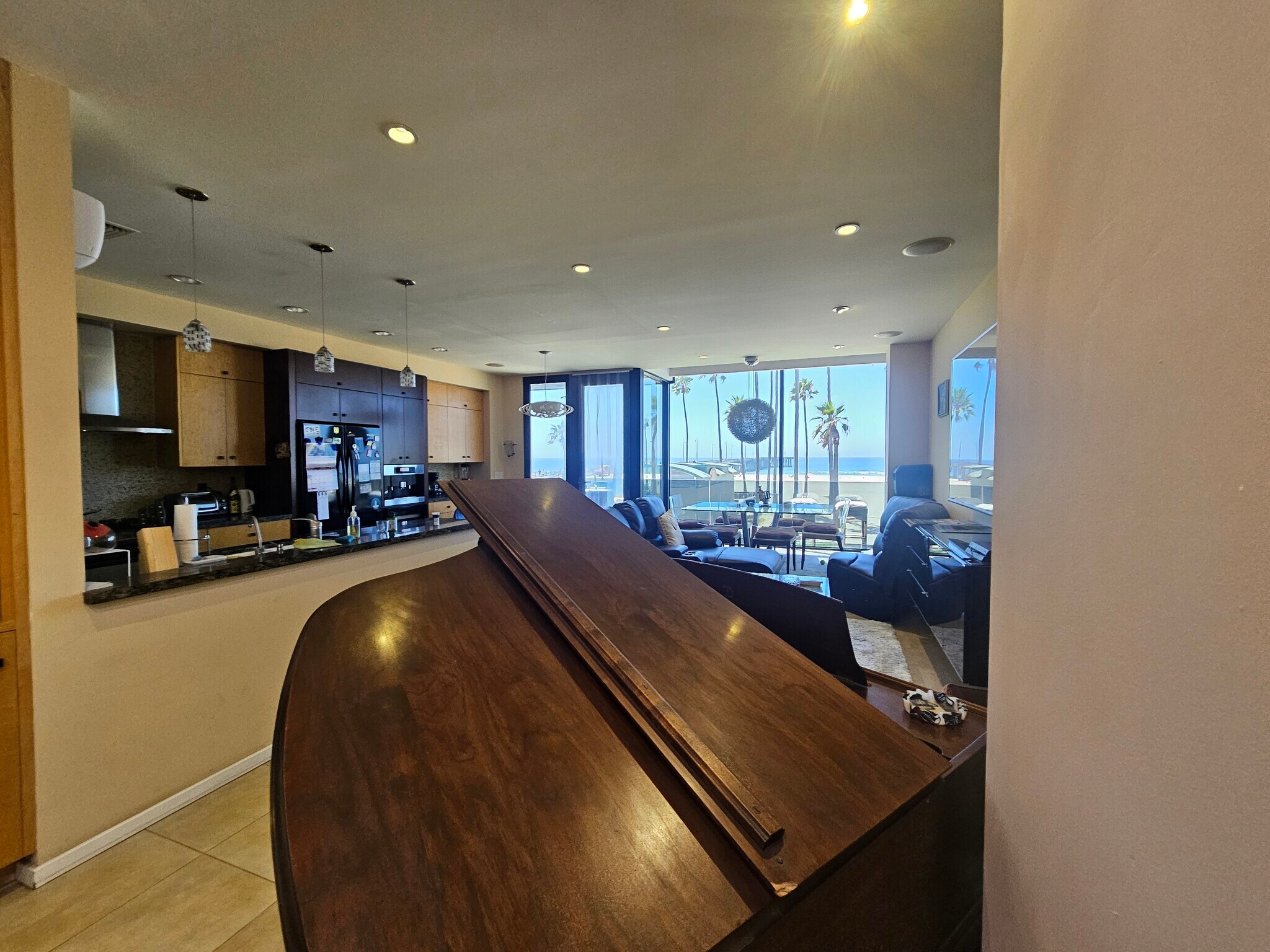 Building Photo - 3009 Ocean Front Walk