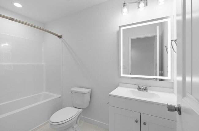 Building Photo - Available Now: New Three Bedroom Townhouse in Woodruff SC!