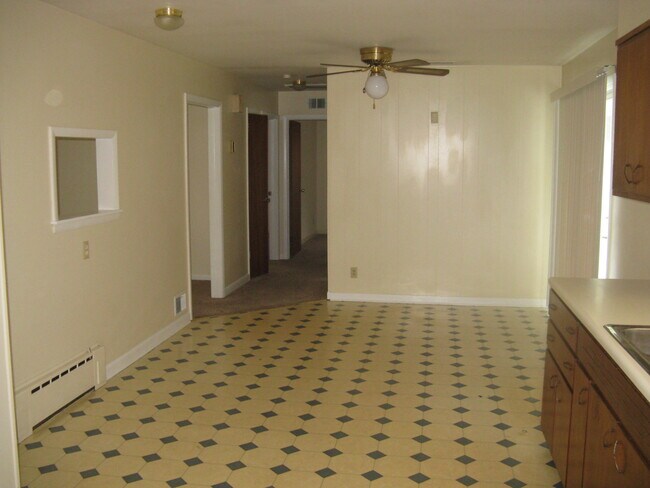 Building Photo - 162 Robin Rd