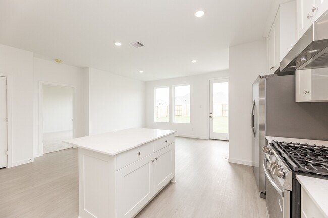 Building Photo - 31726 Wild Mdw Dr