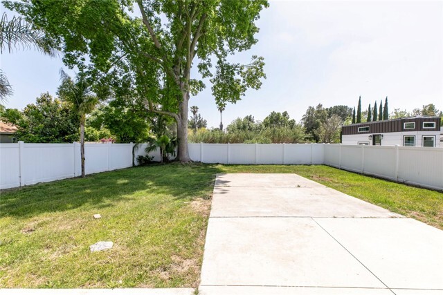 Building Photo - 17646 Raymer St