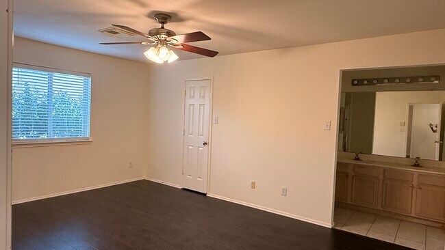 Building Photo - 13111 Leader Trail