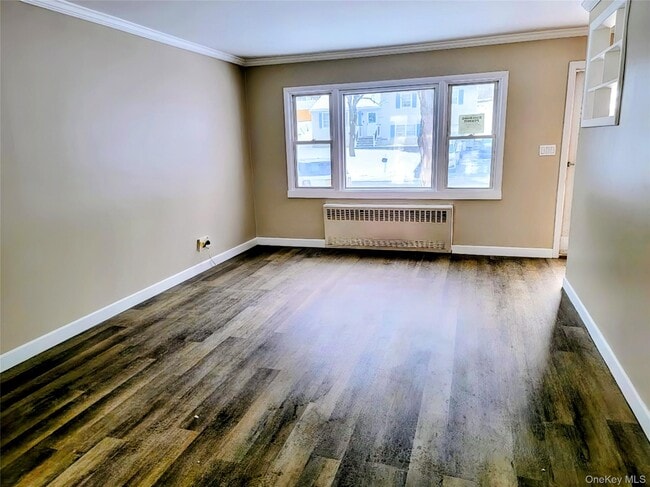 Building Photo - 19 Essex Rd