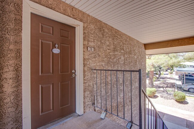 Building Photo - Gorgeous 1Bed/1Bath Condo located in The B...
