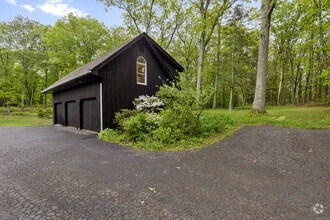 Building Photo - 11 Partridge Ln