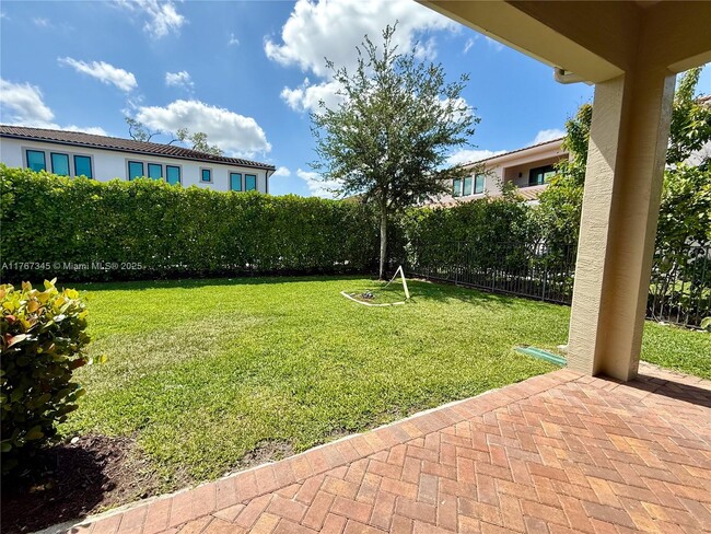Building Photo - 5915 Brookfield Cir