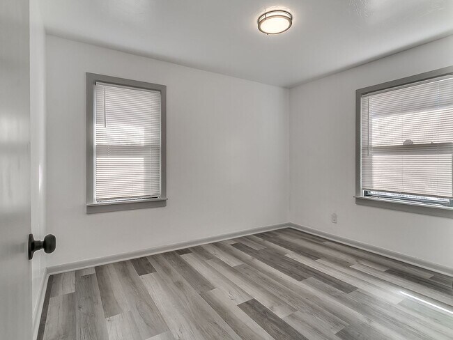 Building Photo - Newly Remodeled 3 Bedroom Home